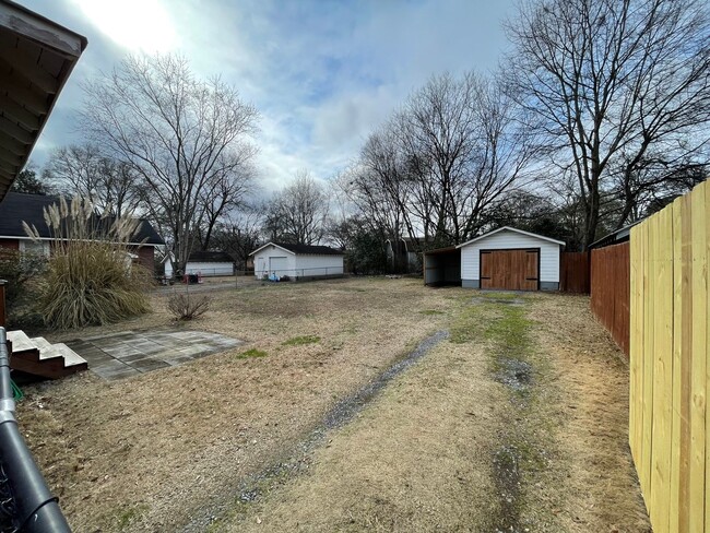 Building Photo - Nice 1/1 House in Celanese- $995