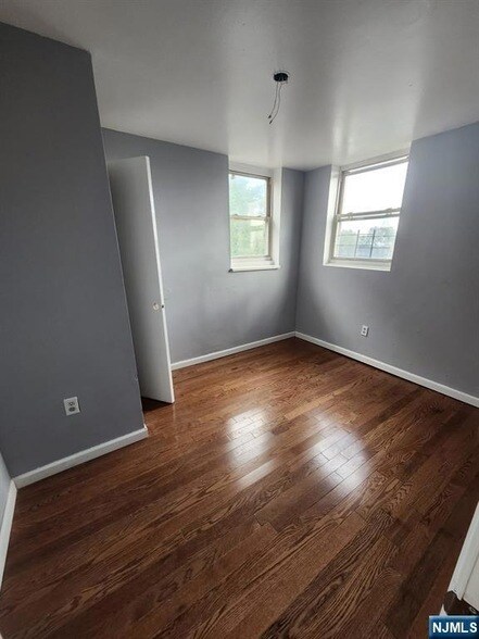 Building Photo - 316 S Orange Ave