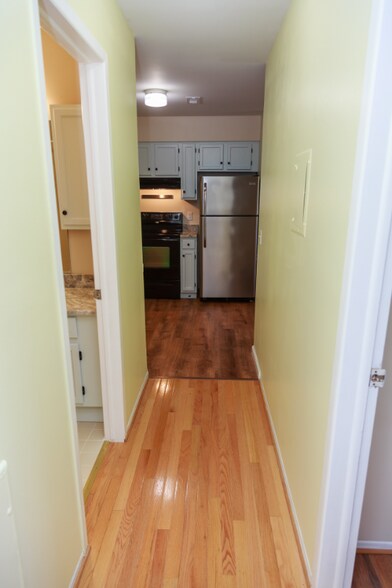 Building Photo - 430 Baldwin Ave