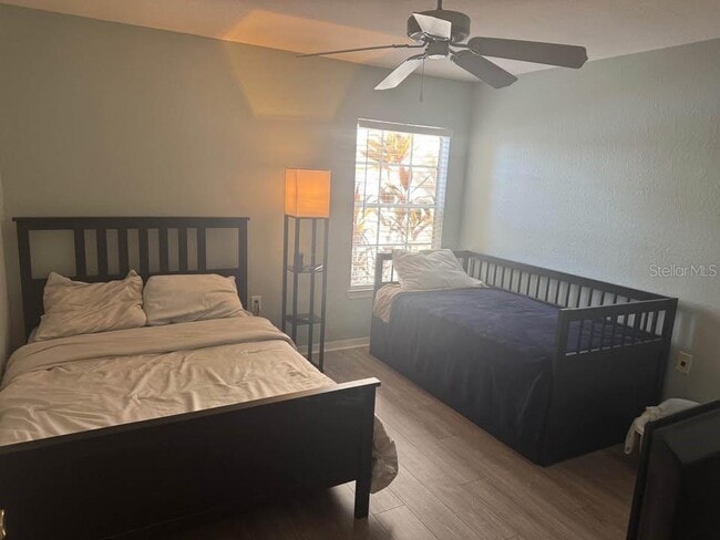 Building Photo - 8905 Manor Loop