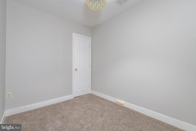 Building Photo - 224 N Milton Ave