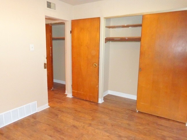 Building Photo - 4405 Chippewa St