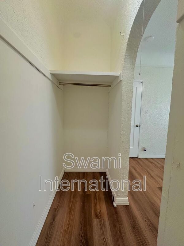 Building Photo - 2066 Chestnut Ave