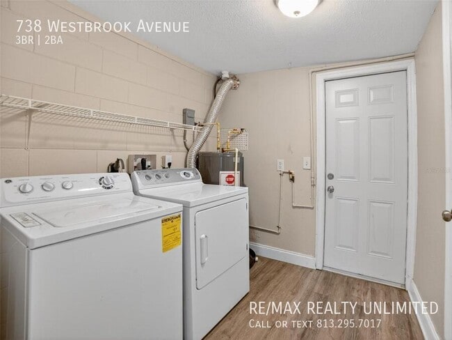 Building Photo - 738 Westbrook Ave