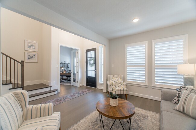 Building Photo - 71 Perennial Cyn Dr