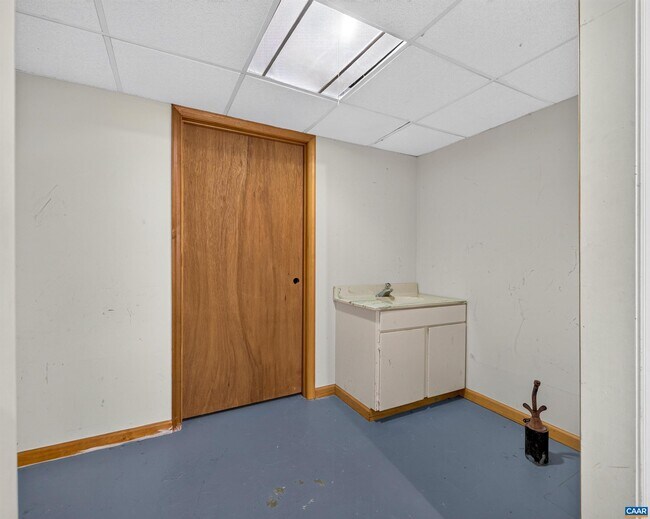 Building Photo - 225 Harvest Dr