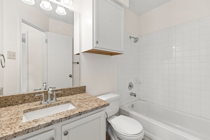 Building Photo - 1202 Green Terrace Dr