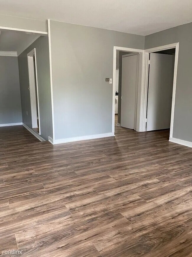 Building Photo - 731 Inwood Dr