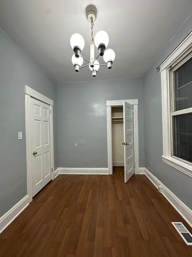 Building Photo - 316 Avenue B