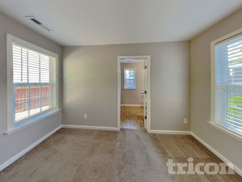 Building Photo - 50 Atherton Dr