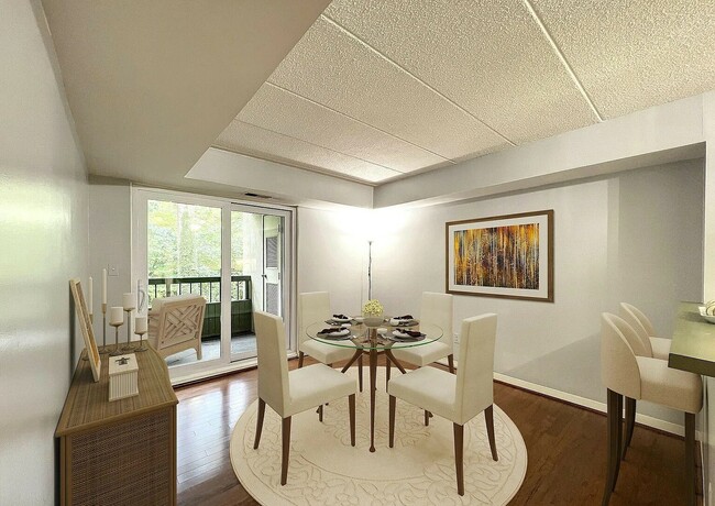 Building Photo - 11633 Sun Cir Way