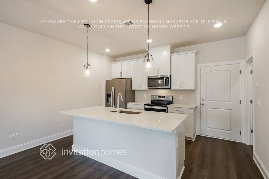 Building Photo - 145 Maybrook Dr