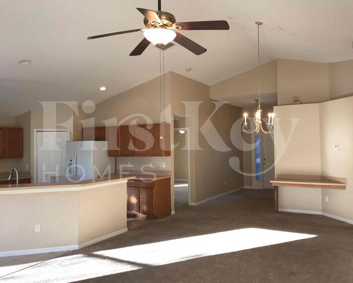 Building Photo - 1175 St Tropez Ct