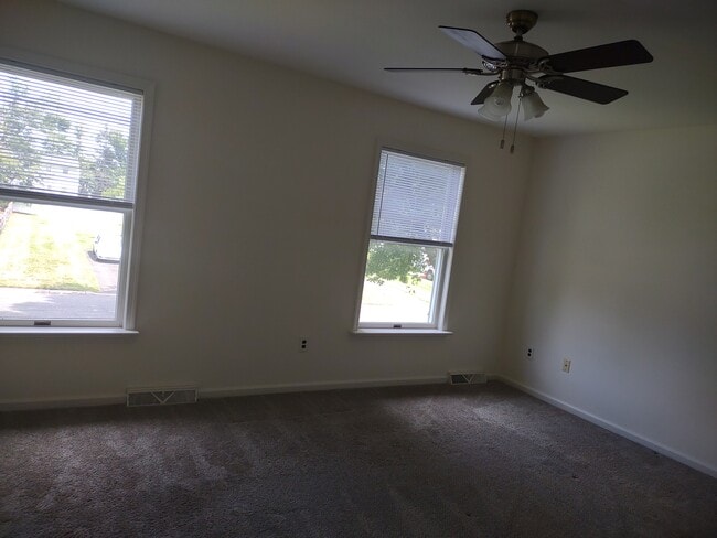 Building Photo - 576A Nemoral St