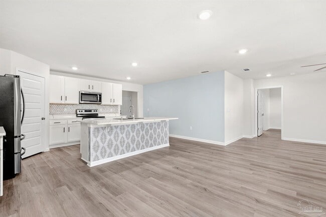 Building Photo - 5277 Peach Dr