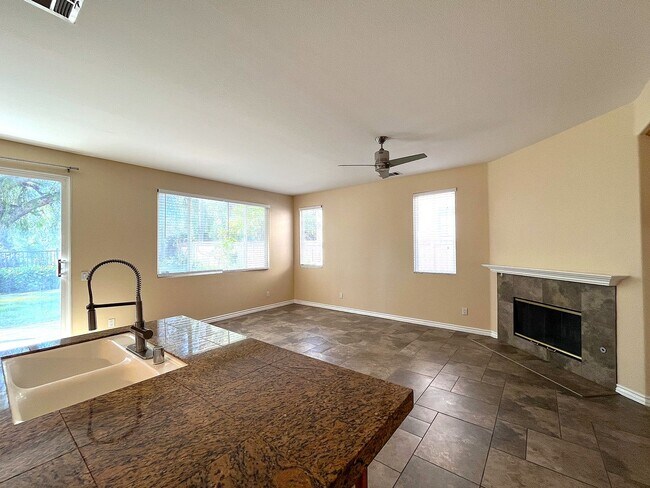 Building Photo - 6079 Paseo Pradera