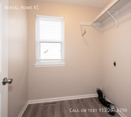 Building Photo - 1391 E 155th St