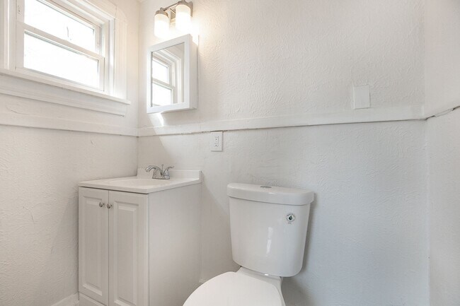 Building Photo - 4772 E 90th St