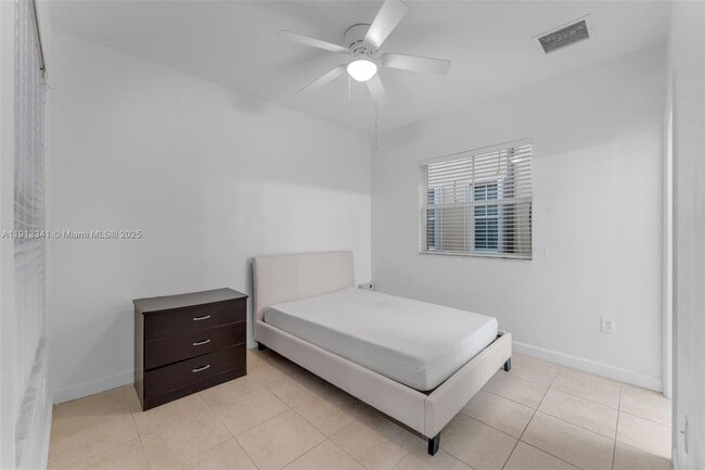 Building Photo - 3141 SW 154th Ct