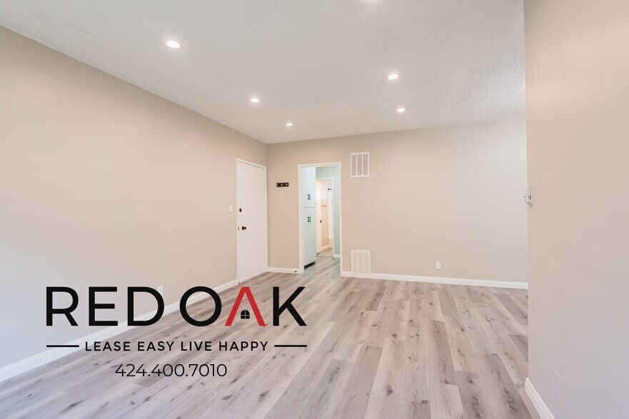 Building Photo - 929 N Genesee Ave