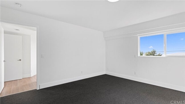 Building Photo - Fabulous Home off of Grand Avenue area ava...