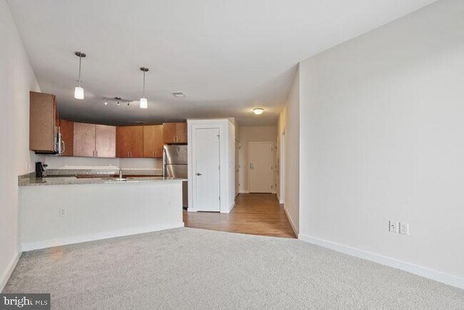 Building Photo - 131 Bridge Street Unit 1B-2-2420