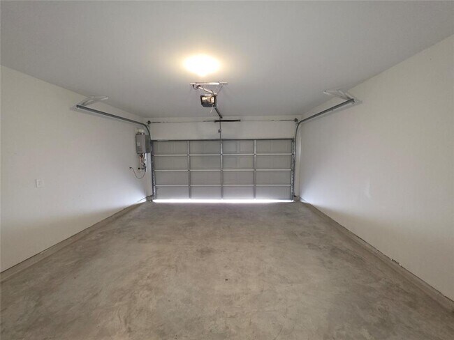 Building Photo - 3013 La Latina Dr