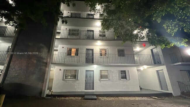 Building Photo - 1111 NW 19th Ave