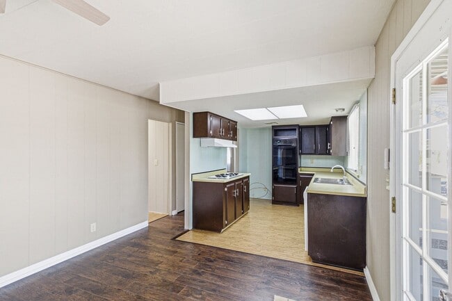 Building Photo - Spacious 2 Bed, 2 Bath Retreat in Charming Boulder City!