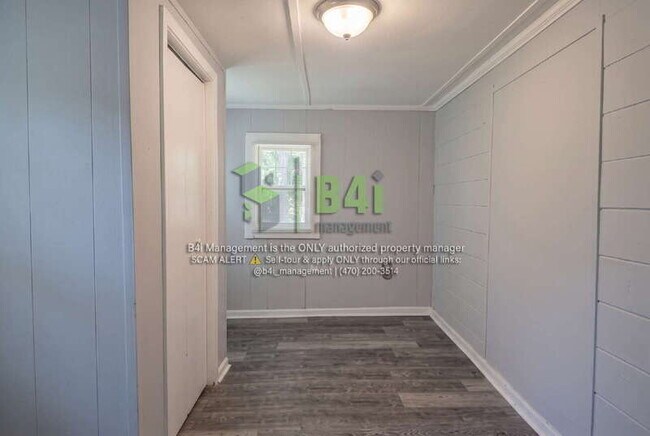 Building Photo - 1205 Spring St