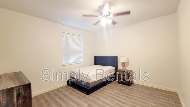 Building Photo - 1711 Sycamore St