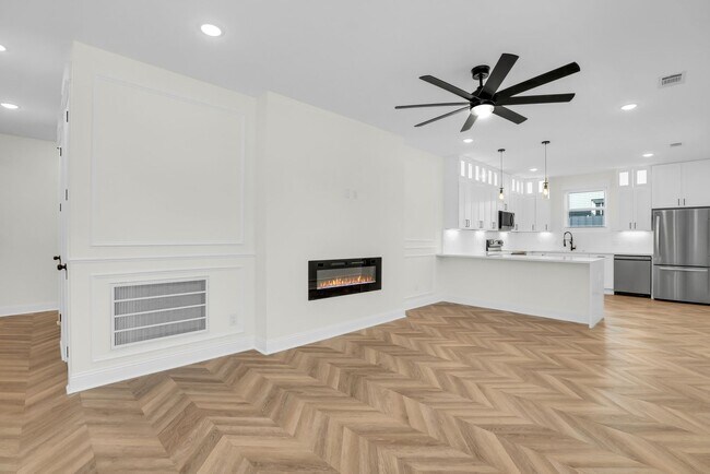 Building Photo - East Duffy Street