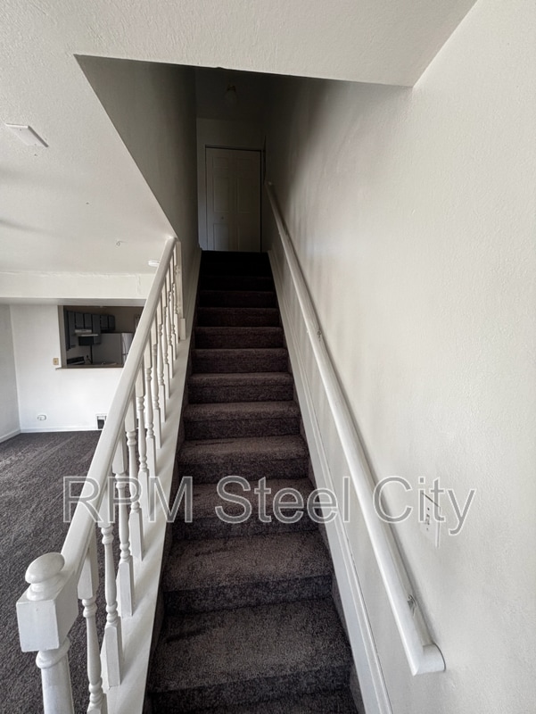 Building Photo - 28 Yorkshire Rd