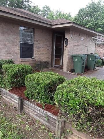 Building Photo - 118 Maple St