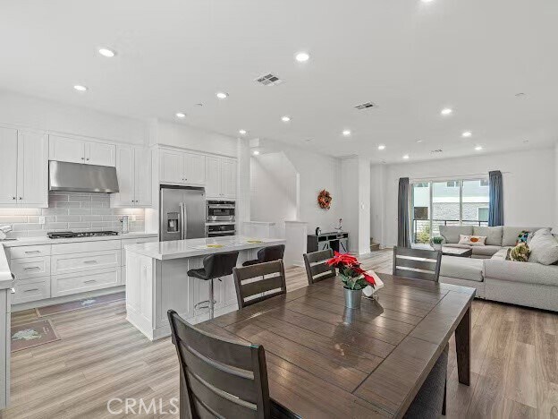 Building Photo - 352 Tank