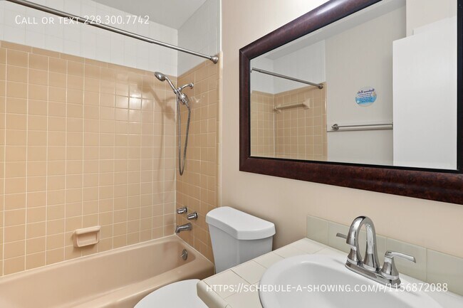 Building Photo - 108 Pimlico St