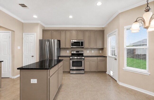 Building Photo - 3821 Houston Lake Dr