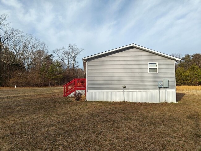 Building Photo - 2 bedroom home