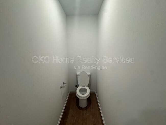 Building Photo - 3901 Dutch Ln