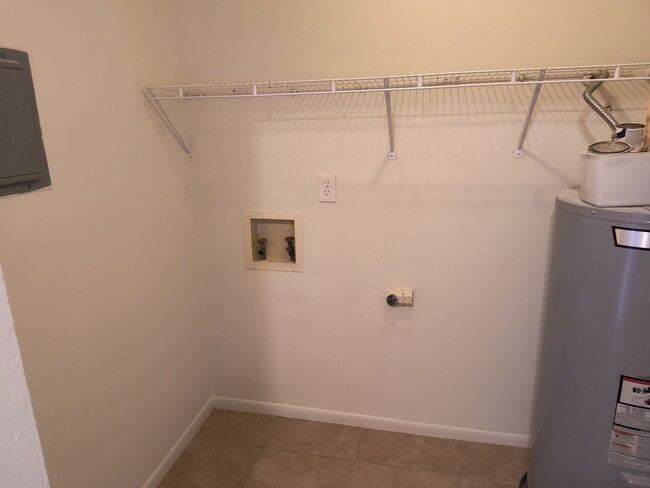 Building Photo - 3395 GreenBriar Triplex