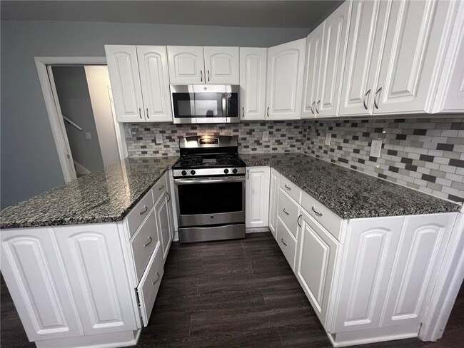 Building Photo - 4016 Elmscourt Dr