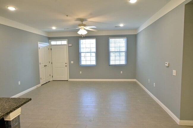 Building Photo - Shelby Township-2 Bedrooms, 2-Baths, Attac...