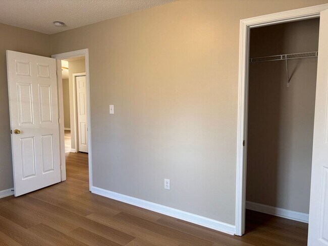 Building Photo - 3 Bedroom, 2 Bathroom House in Winston-Salem!