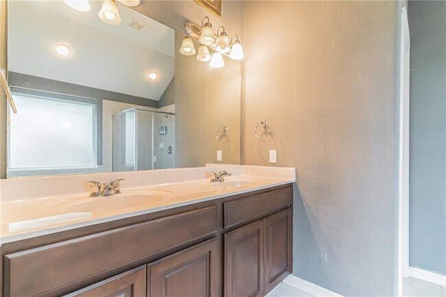 Building Photo - 2313 Village View Loop
