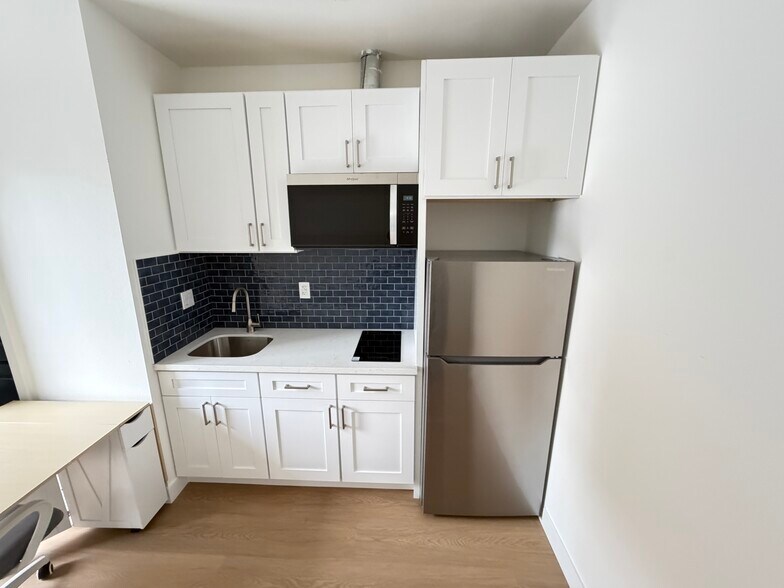 Building Photo - 1248 1/2 W 24th St