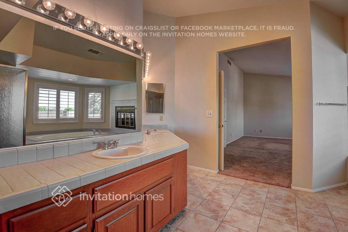 Building Photo - 430 Wedgewood Dr