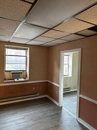 Building Photo - 219 W Main St