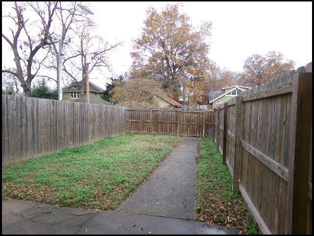 Building Photo - 408 W 4th St