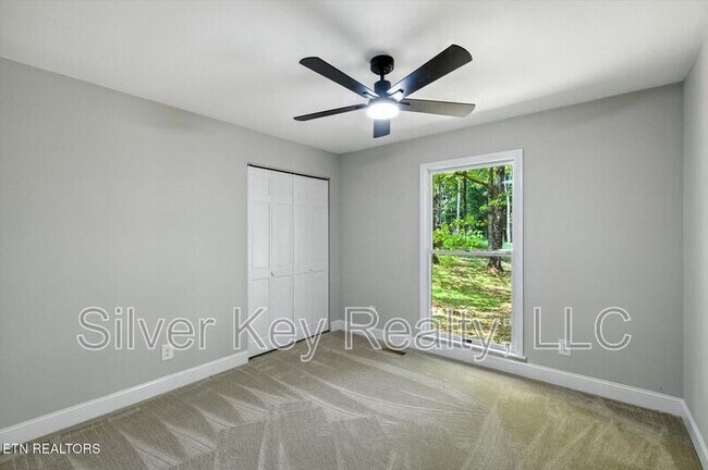 Building Photo - 1113 Springfield Dr