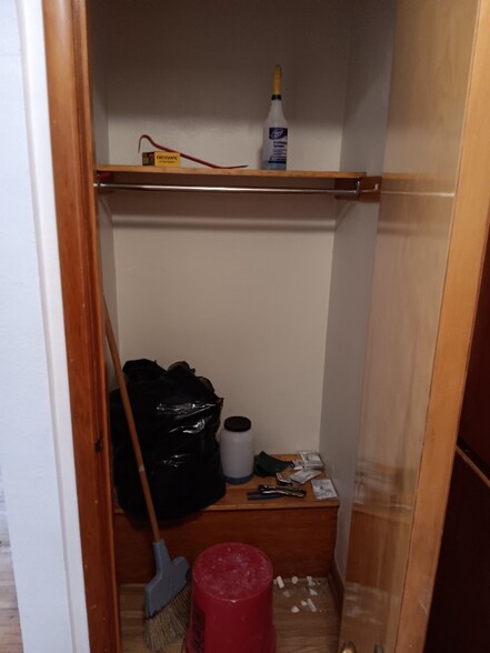 Building Photo - 640 N Summit St